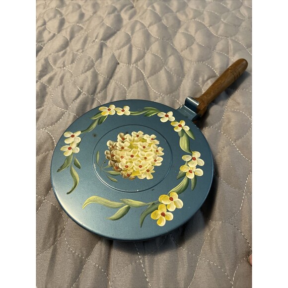 Vintage Tole Crumb tray hand painted wooden handle Nice!  Shows Some Wear Old - Picture 2 of 5